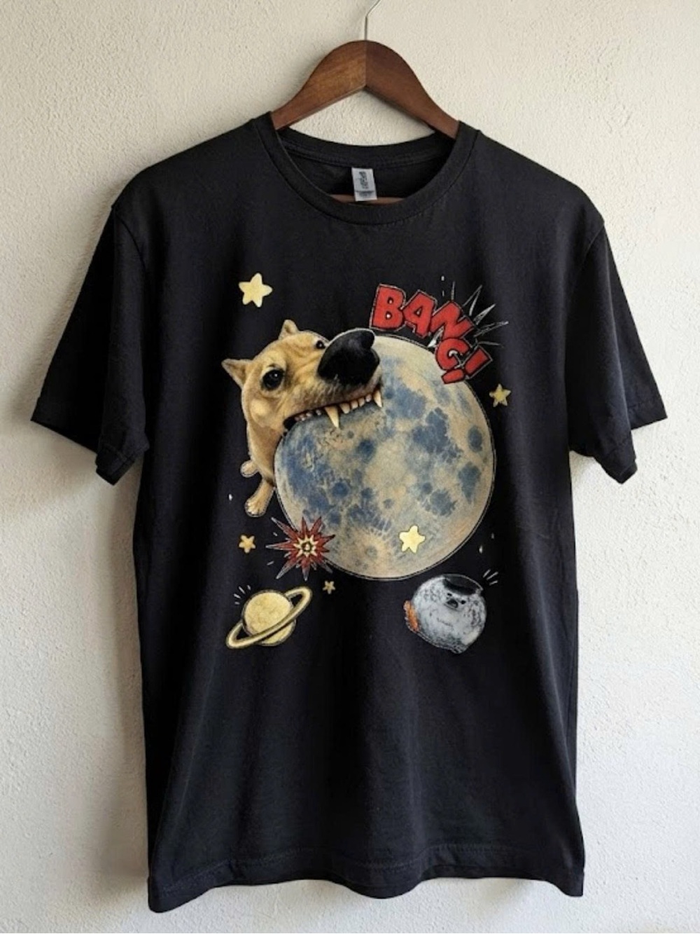 Gildan Black Short-Sleeve Tee with Dog Biting Moon Graphic | Unisex Shirt